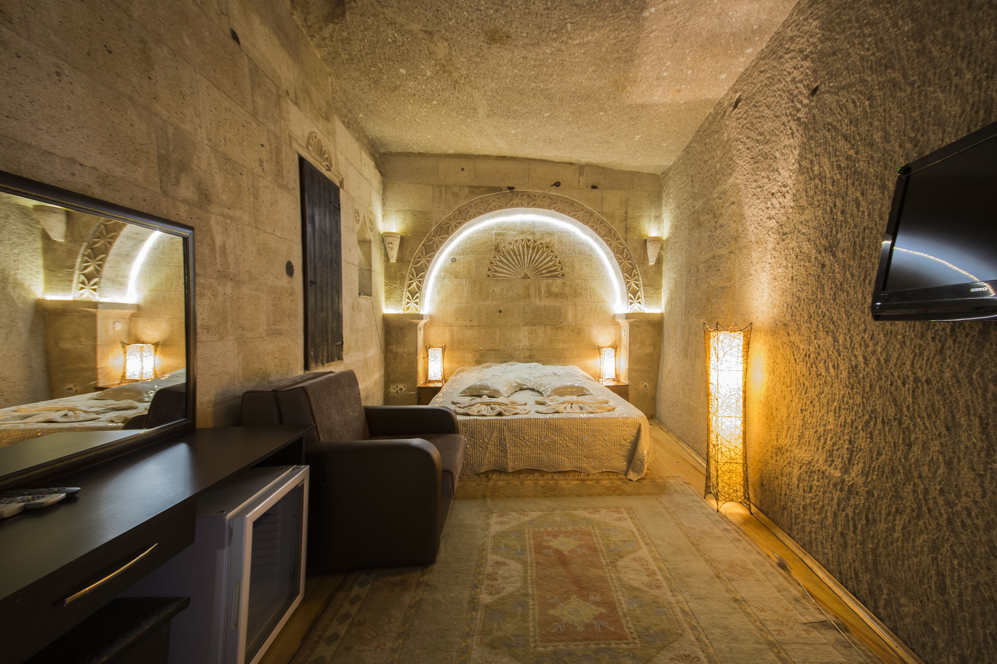 Roma Cave Suite