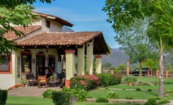 Hotel Rancho la Esmeralda