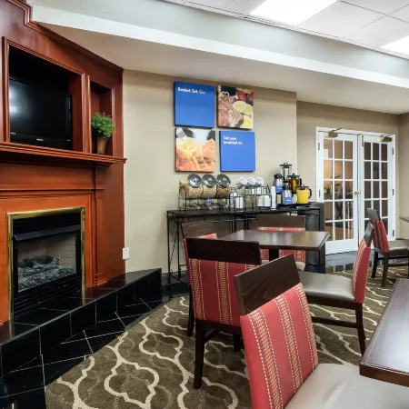 Comfort Inn & Suites Atlanta-Smyrna