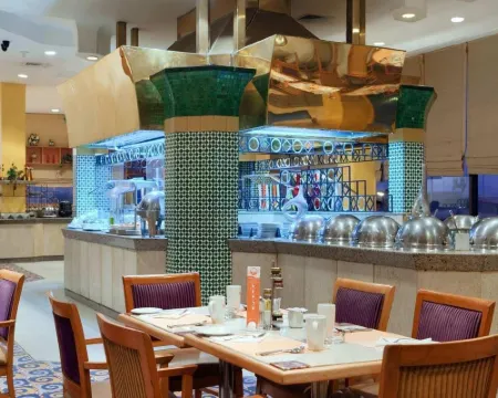 Ramses Hilton Dining Photos