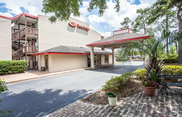 6號汽車旅館薩默維爾，南卡羅來納州 – 杜鵑廣場