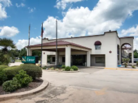 Quality Inn Near Parc Natchitoches Hotels in Natchitoches
