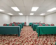 Quality Inn & Suites des Moines - Merle Hay Road Hotels in Urbandale