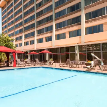 USC Hotel Отели рядом с достопримечательностью «Концертный зал Shrine Auditorium»