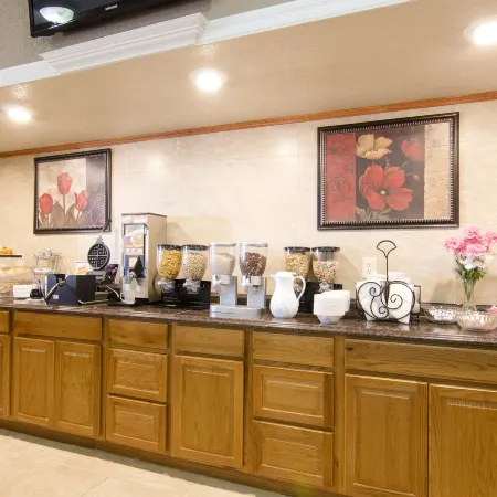 Knights Inn & Suites Emporia