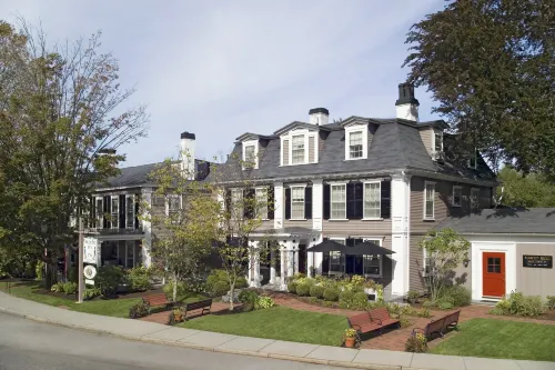 Concord's Colonial Inn Hotels in Concord