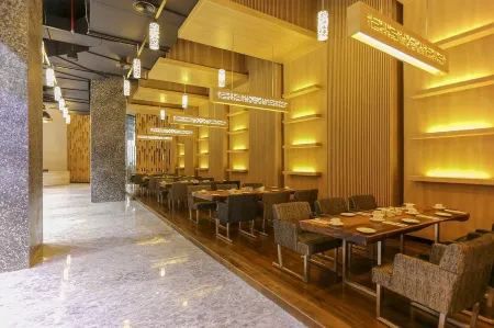 Grand Mercure Jakarta Kemayoran Отели рядом с достопримечательностью «Централна джамия на Мънтенг»