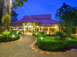 Khaolak Bayfront Resort