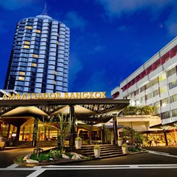 Ambassador Hotel Bangkok Отели рядом с достопримечательностью «Торговый центр Terminal 21»