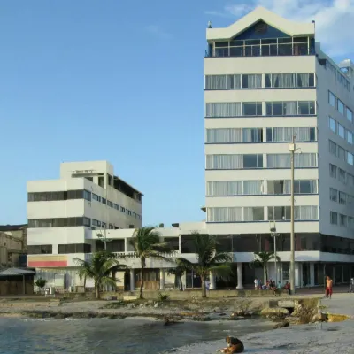 Calypso Beach Hotel Hotels near Playa Spratt Bight