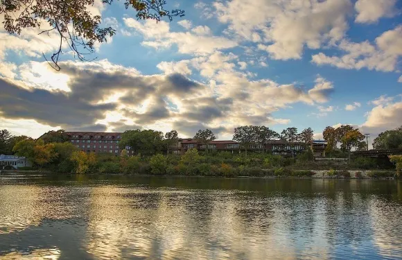 河景旅館及套房，凱悅臻選酒店