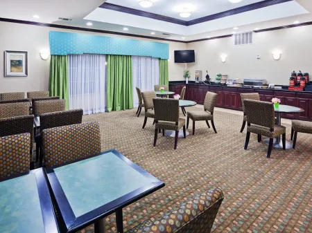 Comfort Inn & Suites Cedar Hill Duncanville