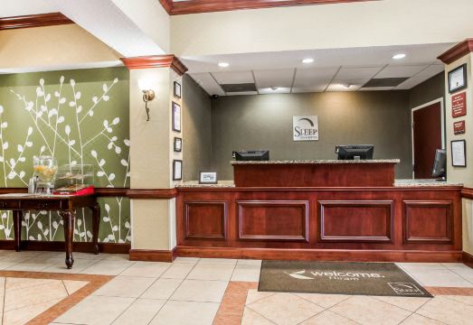 슬립 인 & 스위트 히람 객실 전경