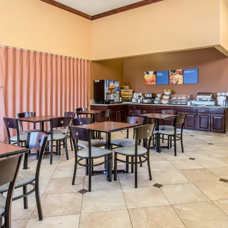 Comfort Inn & Suites