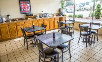 Rodeway Inn & Suites Wilmington North