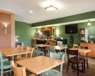 Econo Lodge Wanamaker - breakfast