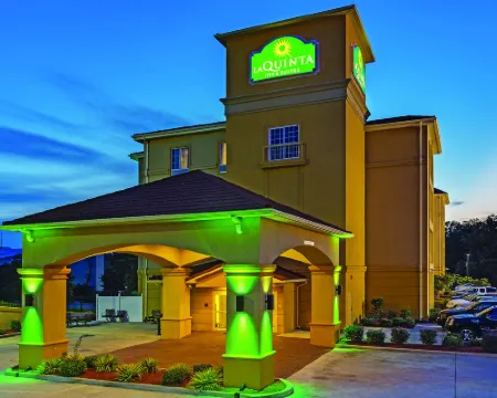 La Quinta Inn & Suites by Wyndham Tupelo Hotels in Tupelo