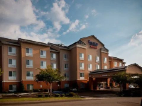 フェアフィールド イン & スイーツ ラストン ラストンのホテル