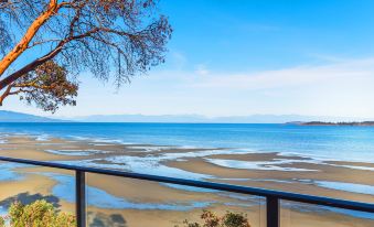 Tigh-Na-Mara Seaside Spa Resort