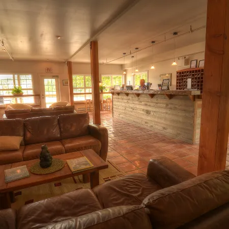 Waters Edge Shoreside Suites