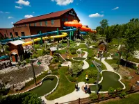 Great Wolf Lodge Niagara Falls Hotels near Maple Leaf Place