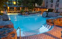 Harrison Hot Springs Resort & Spa - Beach