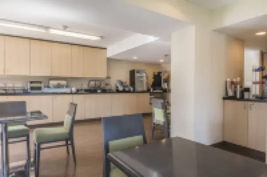 Ramada by Wyndham Kingston