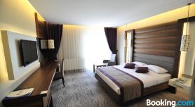Grand Cenas Hotel