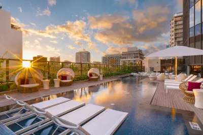 Hyatt Centric Waikiki Beach Hotels near Duke Paoa Kahanamoku Beach Park