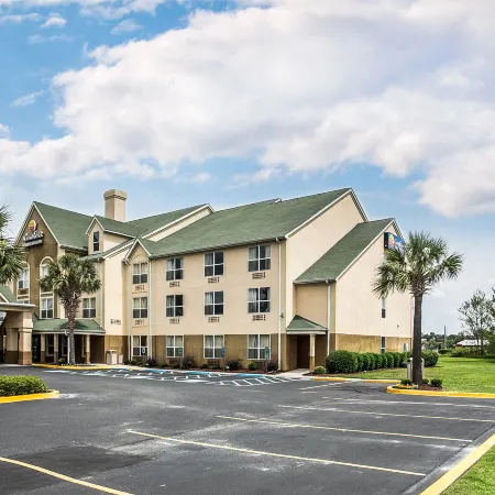 Comfort Inn & Suites Santee I-95