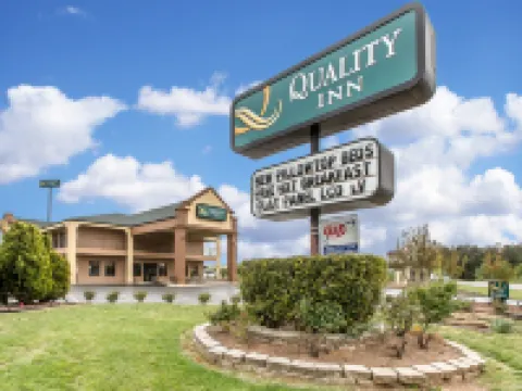 Quality Inn Adairsville-Calhoun South Hotels in Bartow County