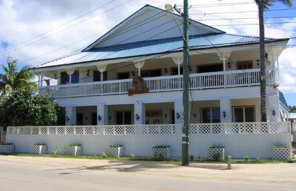 黑珍珠套房酒店