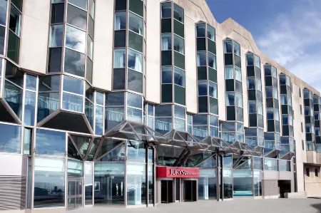 Waterfront Отели рядом с достопримечательностью «Форт Маноэль»