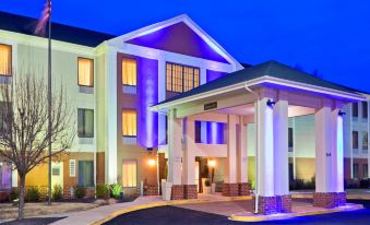 Holiday Inn Express & Suites Carneys Point - Pennsville