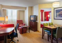 Residence Inn Miami Airport فنادق في ميامي