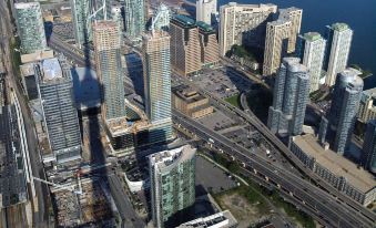 Courtyard by Marriott Toronto Airport