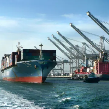 Courtyard Oakland Downtown Hotels near Oakland Museum of California