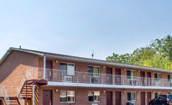 Econo Lodge Drums - Housity