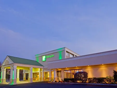 Holiday Inn & Suites Parsippany Fairfield