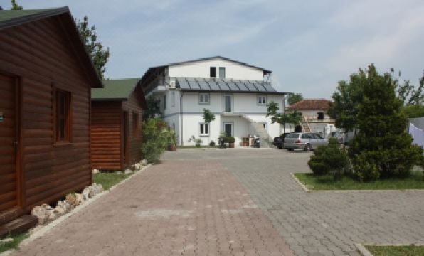 Hotel Bicaj - Housity