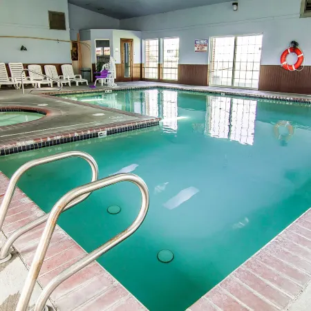 Bridgeway Inn & Suites - Portland Airport