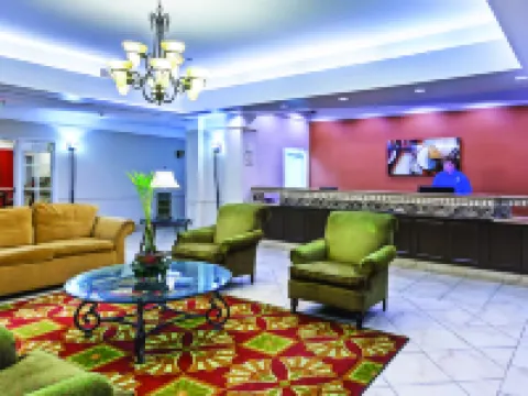 La Quinta Inn & Suites by Wyndham Winnie Hoteles en Winnie