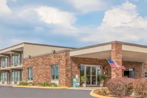 Relax Inn by OYO Greeneville Near Hwy US-321 - 2 Sao