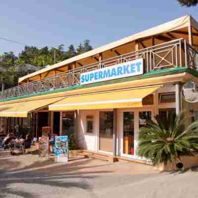 Camping Bungalows El Far Hotel Exterior