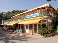 厄爾遠東野營簡易別墅飯店 Platja de Calella附近的飯店