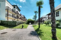 Zenitude Hôtel-Résidences l'Acacia Lourdes Hotels in Lestelle-Bétharram