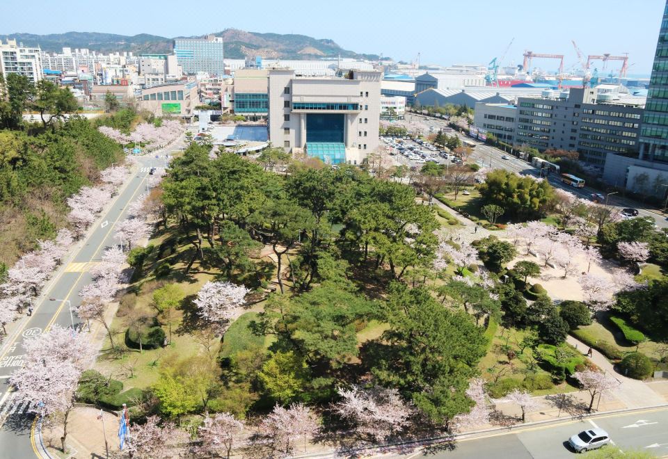 호텔현대 바이 라한 울산 로비
