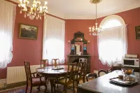 Albert Hotel Daylesford فنادق في ديلسفورد