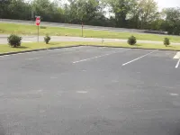 Lakeside Inn - parking