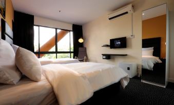 LAX Boutique Hotel